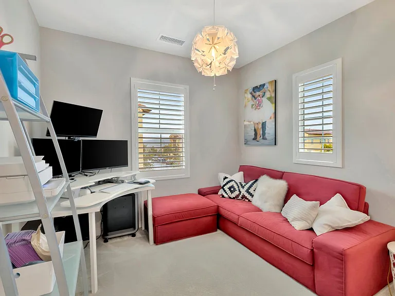 893 Blackstone Dr — Photo 11