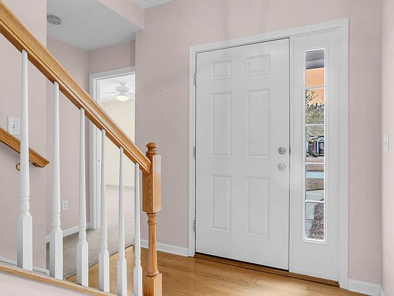 3rd image of 10 Carter Run Ct