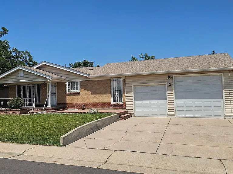 10841 Mildred Dr — Photo 1