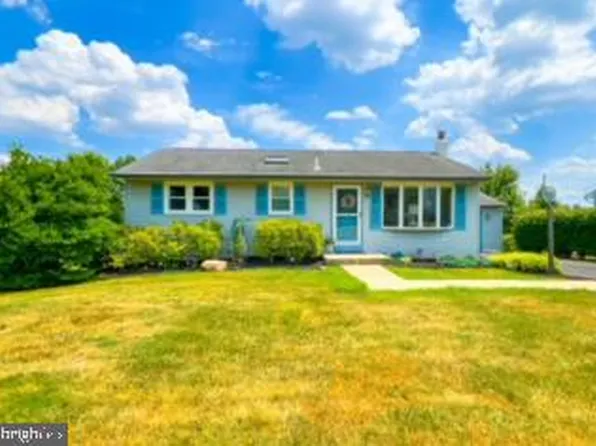 1435 Center Ave, Feasterville Trevose, PA 19053