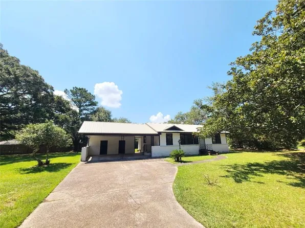 3311 Club House Rd, Mobile, AL 36605
