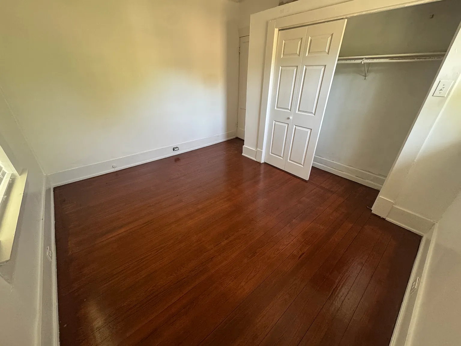3 bed, 1200 sqft, $2,000 — Photo 3