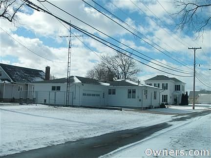 2nd image of 226 N Franklin St