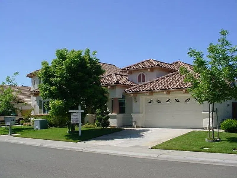 3 bed, 1480 sqft, $2,500 — Photo 1