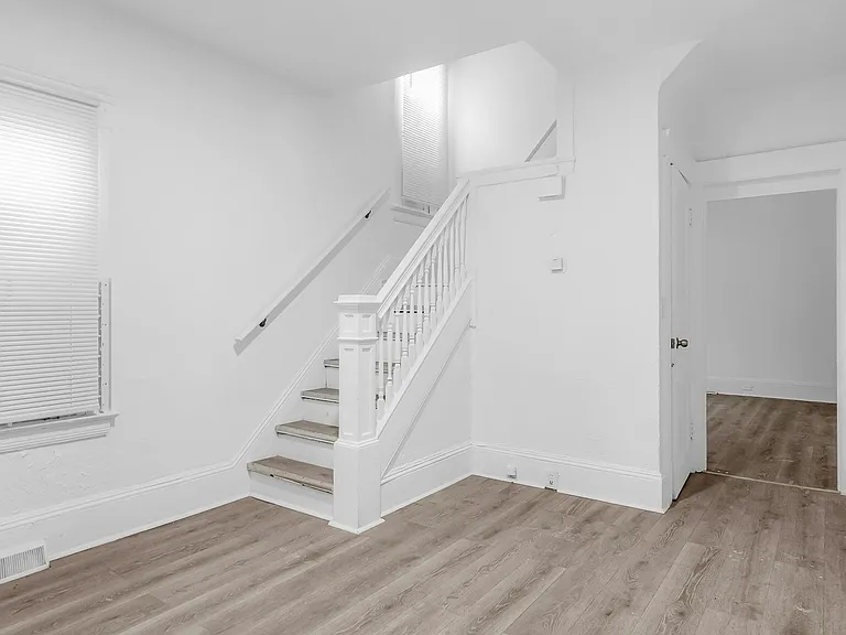 1260 E 61st St #A — Photo 5