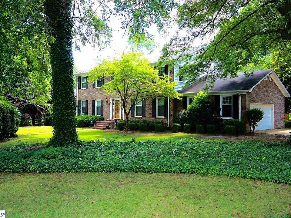 1st image of 202 Rainwood Dr