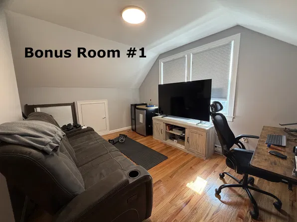 151 Oakland St #1, Malden, MA 02148