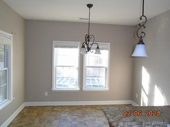 5th image of 5761 Johnnies Way