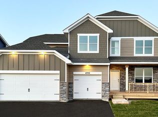 4705 Devonshire Ln, Chaska, MN 55318