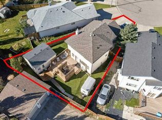 11 Cimarron Meadows Close, Okotoks, AB T1S 1T5