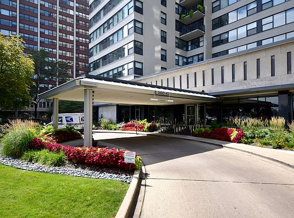 2nd image of 3430 N Lake Shore Dr APT 14K