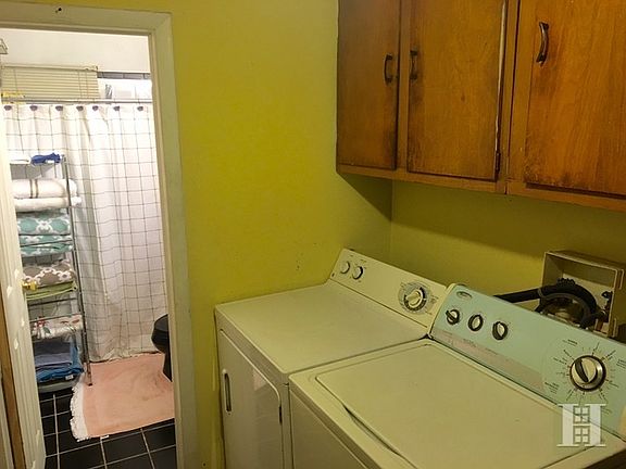 5th image of 257 Halsey St