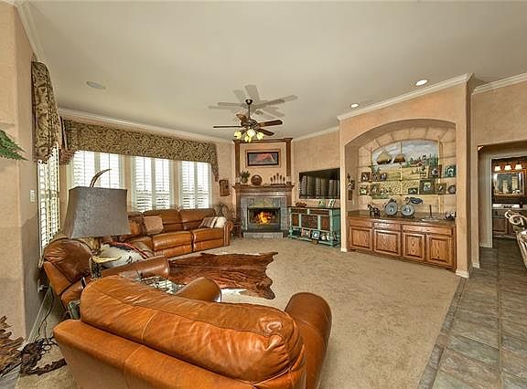 5th image of 909 Carrington Ct