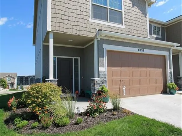 7337 Aaron St, Parkville, MO 64152