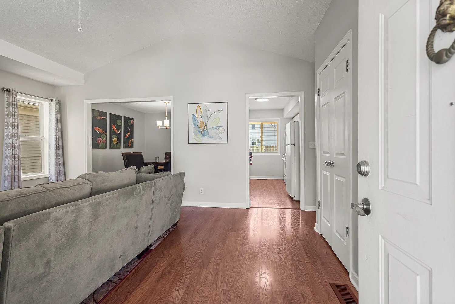 3 bed, 1529 sqft, $1,950 — Photo 3
