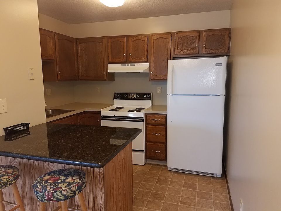 Kitchen & Granite Island