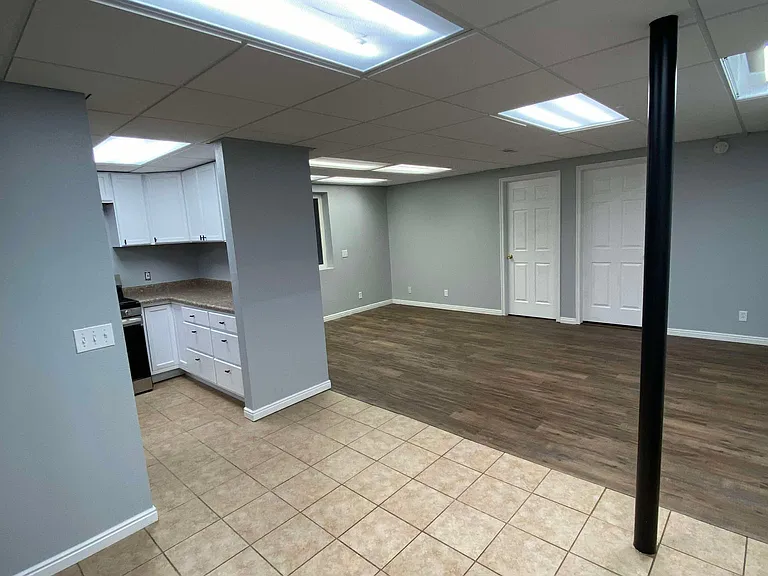 Sitting/dining area