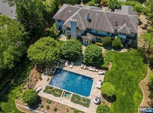 61 Essex Dr, Tenafly, NJ 07670