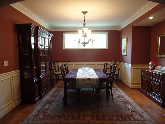 5th image of 49 Saint Andrews Dr