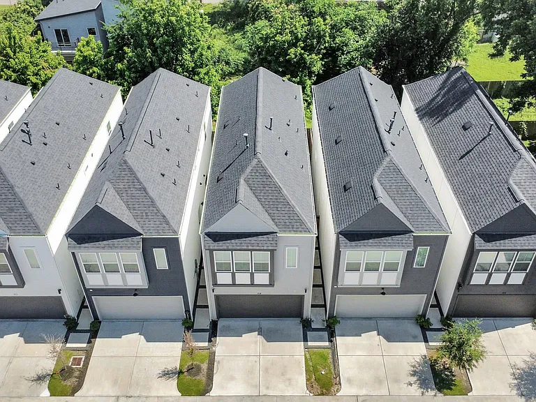 318 Neyland St — Photo 41