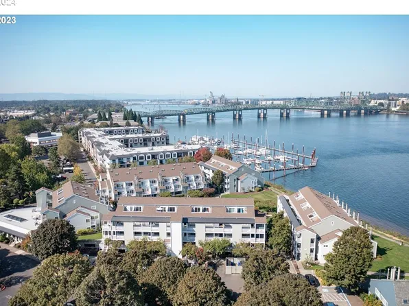127 N Hayden Bay Dr, Portland, OR 97217