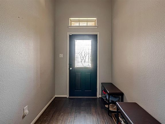 5th image of 510 Sickles Ct