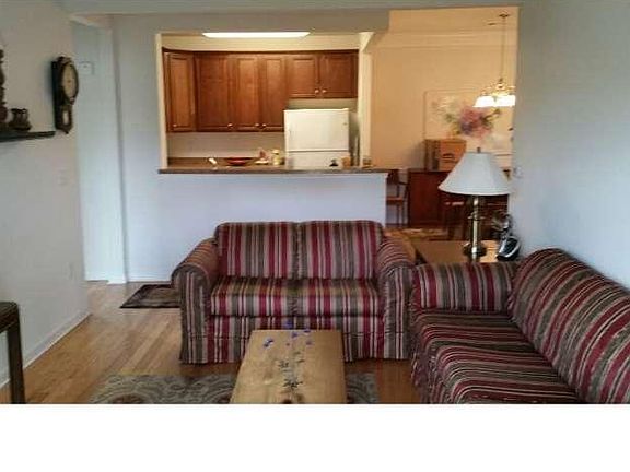 3rd image of 1034 Creekside Dr #126
