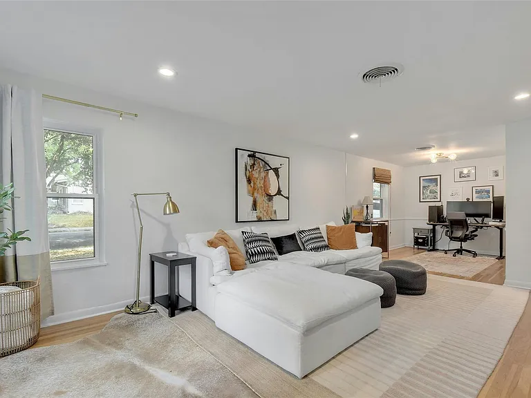 1500 Northridge Dr — Photo 2