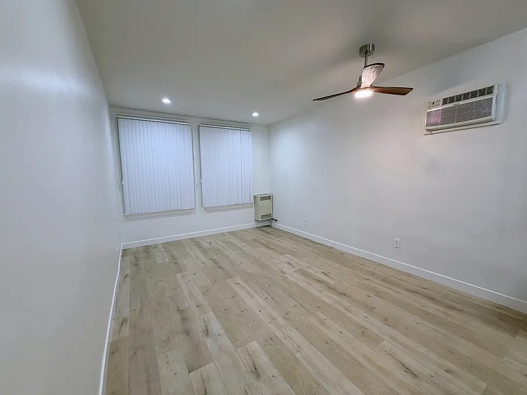 2345 Lincoln Park — Photo 28