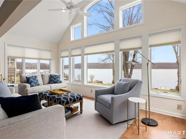 4 Eastview Rd, New Fairfield, CT 06812