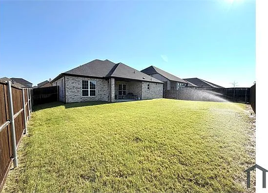 402 Coyote Creek Dr — Photo 16