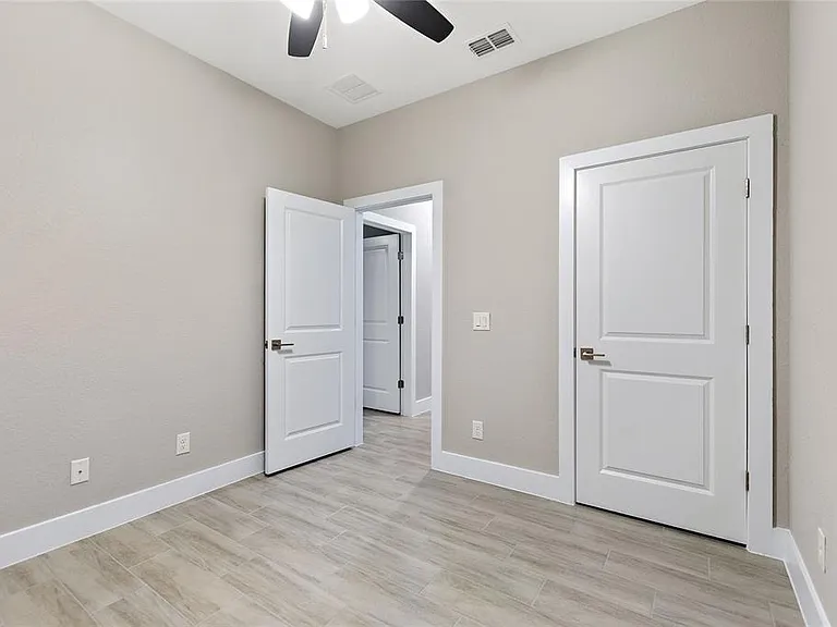 330 Royal Palm Way — Photo 23