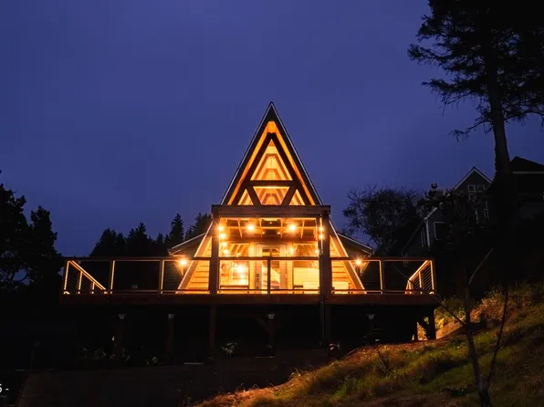 49855 Seasand Cir, Neskowin, OR 97149