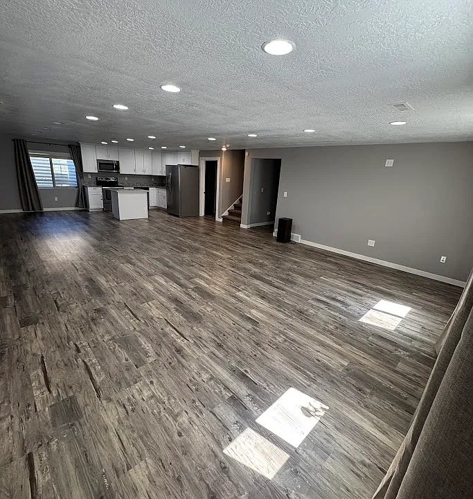2302 W Island Dr #2