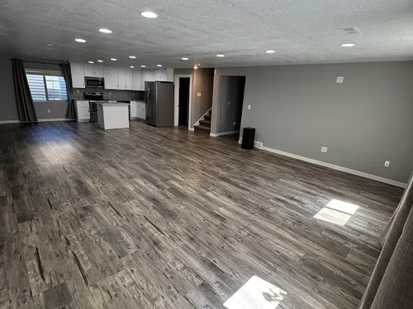2302 W Island Dr #2, Kaysville, UT 84037