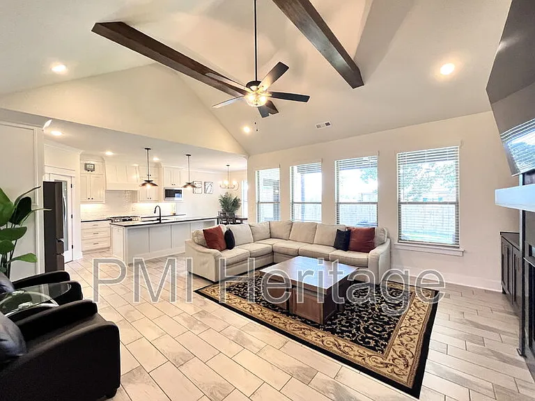 2061 Larry Ln — Photo 4