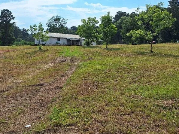 152 Seaweed Rd, Fitzgerald, GA 31750