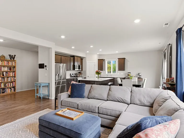 335 Belfair St SW — Photo 6