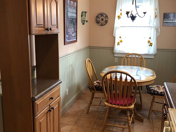 5th image of 220 Lindberg St