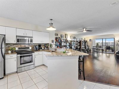 2240 N Cypress Bend Dr #908, Pompano Beach, FL, 33069