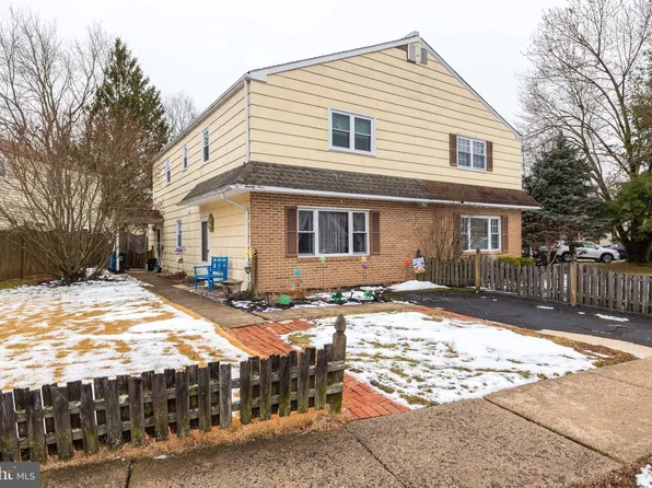 29 Pennington Ln, Quakertown, PA 18951