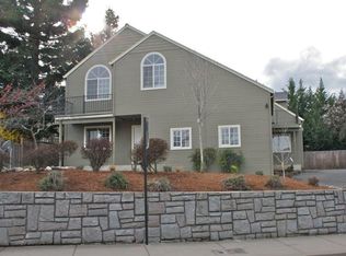 657 N Main St, Ashland, OR 97520