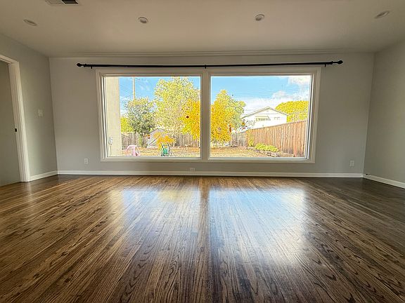 5th image of 2685 Warburton Ave