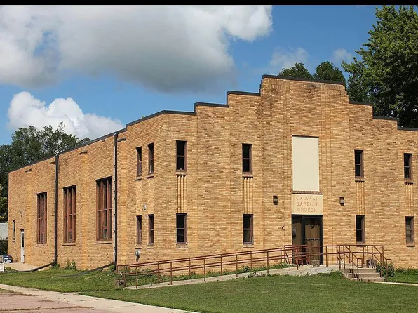 201 S Elm St, Lennox, SD 57039