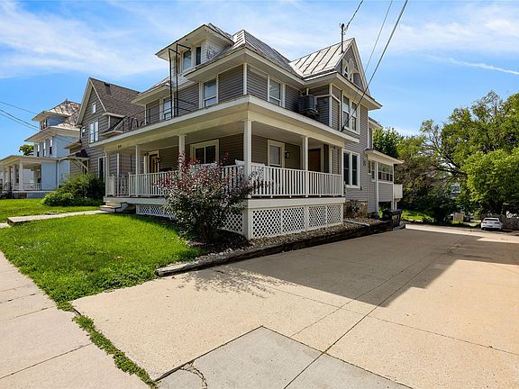 3rd image of 619 E Burlington St
