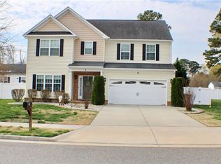 5 Firefly Ln, Hampton, VA 23666