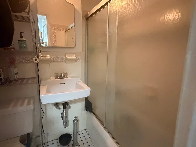 324 E 14th St #5-B — Photo 5