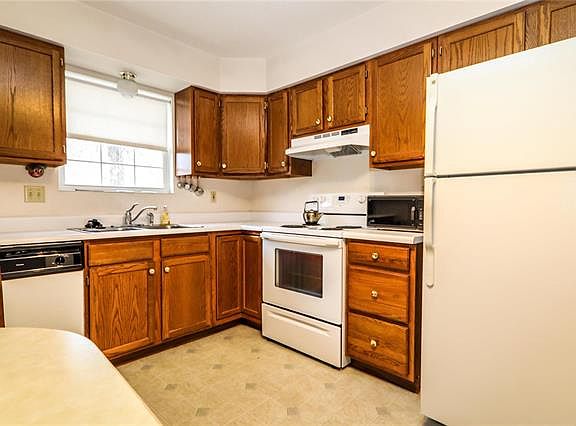 3rd image of 103 Catalpa Dr