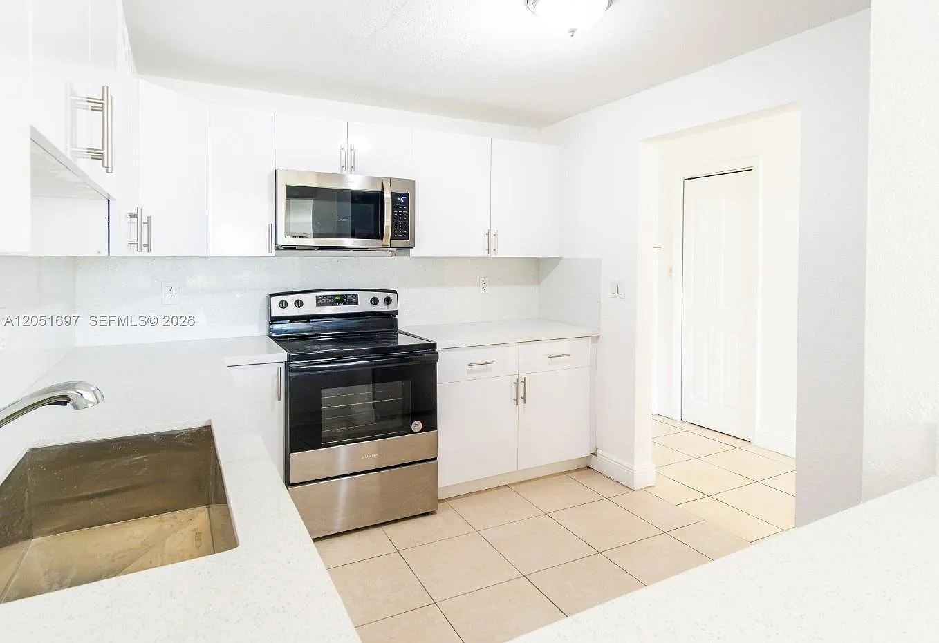 Coral Gate East Condo — Photo 3