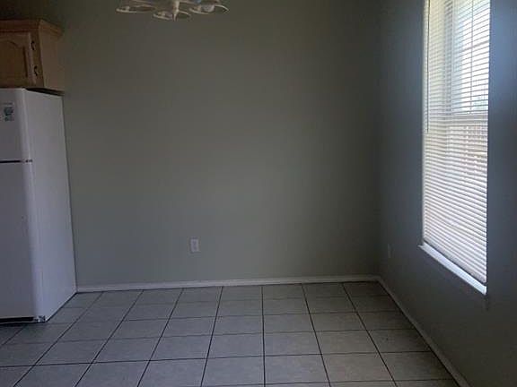 4th image of 607 S Ohare Dr #4